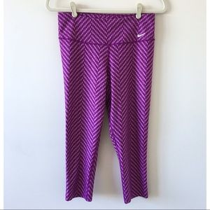 Nike | Legend 2.0 Capri Legging